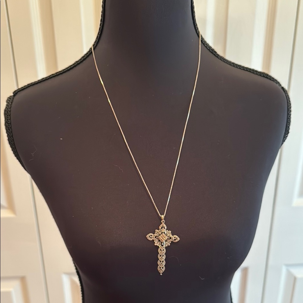 Silver Elegant Necklace Collection